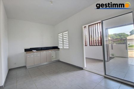 Location Appartement 2 pièces 37m² MACOURIA 97355 - Photo 2