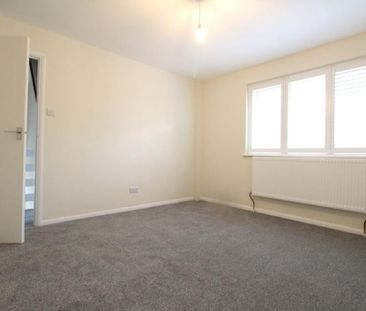 3 bedroom detached house to rent - Photo 4