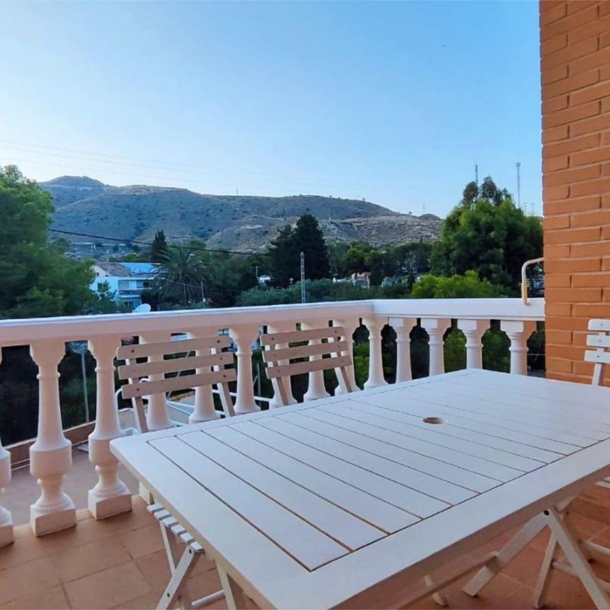 Casa o chalet de alquiler en Calle Confrides, 17, Pueblo Acantilado - Lanuza - Photo 1