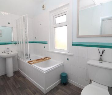 4 bedroom private hall to rent - Photo 6