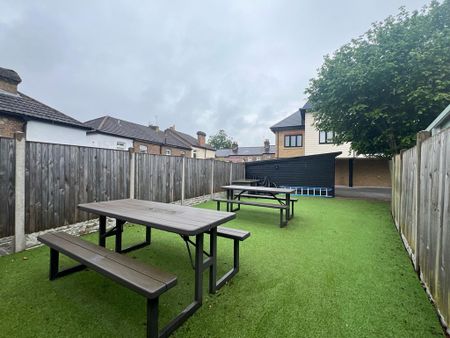 2 bedroom flat to rent - Photo 4