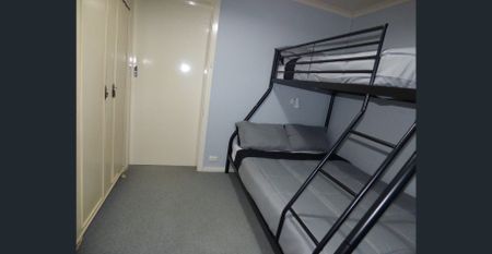 FULLY FURNISHED, 2 BEDROOM FLAT - RELAX BY THE RIVERSIDE - Photo 4