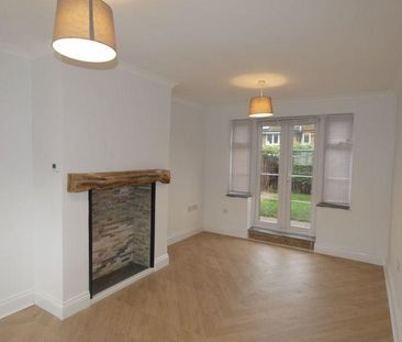 2 bedroom end of terrace house to rent - Photo 2