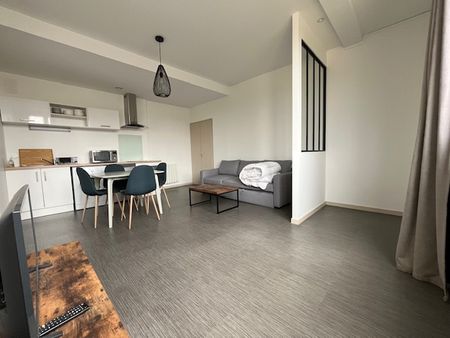 POITIERS CENTRE VILLE - RUE ALSACE LORRAINE T2 MEUBLE - Photo 2