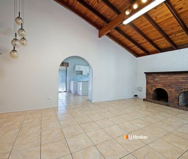 QUALITY HOME CLOSE TO SCHOOL, SHOPS AND TRANSPORT WITH A POOL - Photo 1