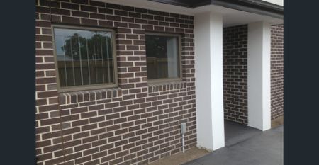 Modern townhouse in the perfect pocket! - Photo 2