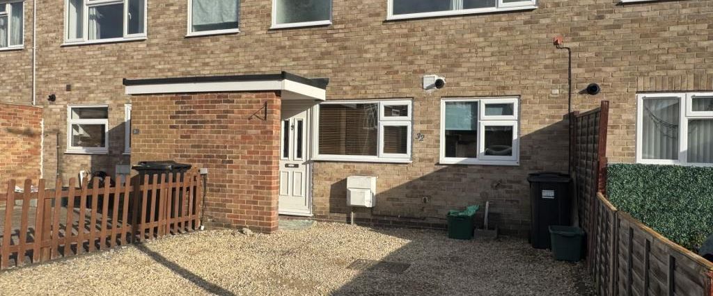 3 bedroom terraced house to rent - Photo 1