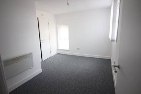 To Let 1 Bed Apartment - Photo 2