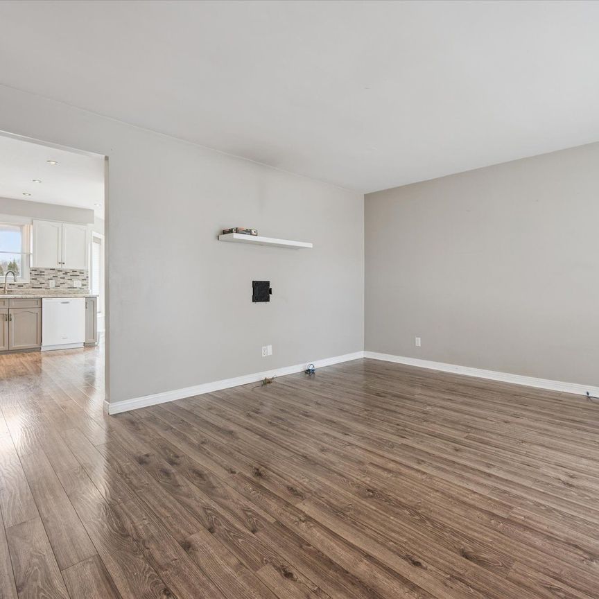 For Lease - 427 Bankside Crescent, Kitchener, Ontario - Photo 1