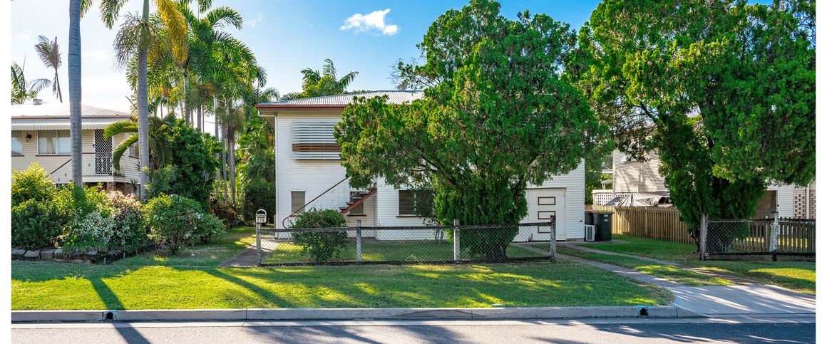 Charming Highset Home - Photo 1