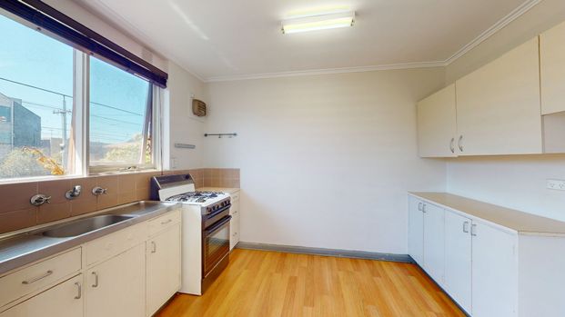 Well-Presented One-Bedroom Apartment in a Prime Brunswick West Location - Photo 1