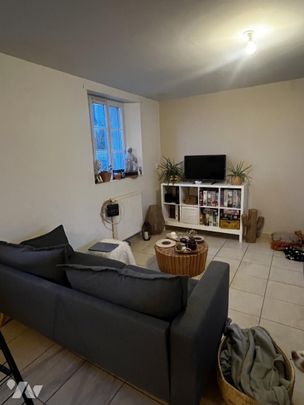 F2 CARPIQUET - Photo 1