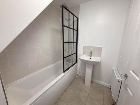 2 bedroom terraced house to rent - Photo 4