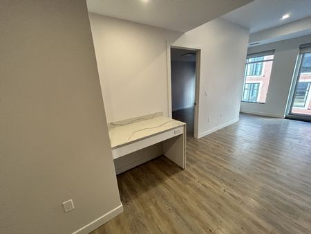 1363 Hollis St, Apt 302 - Photo 4