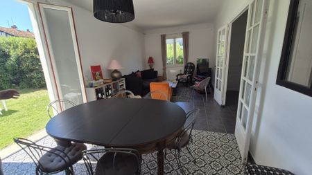 Location Appartement 3 pièces 80m² BAYONNE 64100 - Photo 3