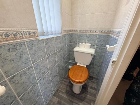 3 bedroom semi-detached house to rent - Photo 5
