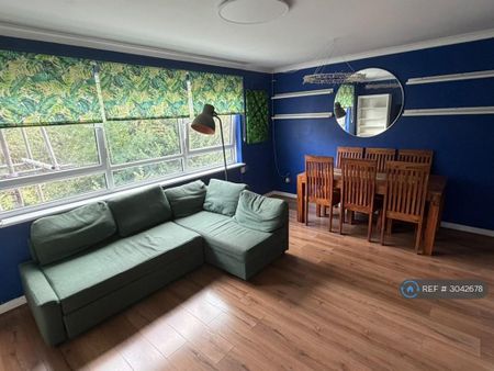 3 bedroom maisonette to rent - Photo 2
