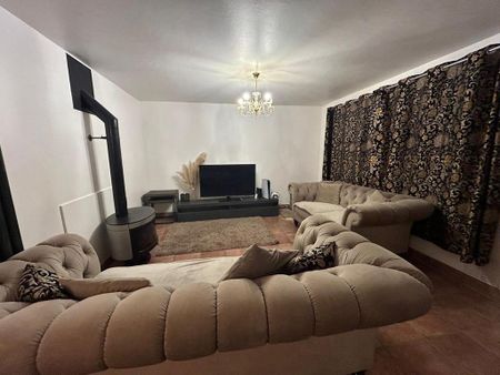 4 bedroom end of terrace house to rent - Photo 3