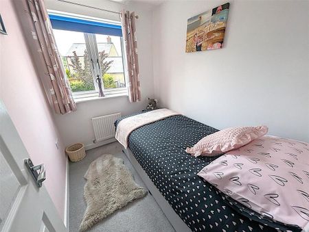 3 bedroom semi-detached house to rent - Photo 2