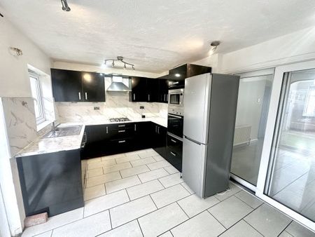 Merlin Grove, Ilford, IG6, Property for rent - Photo 2