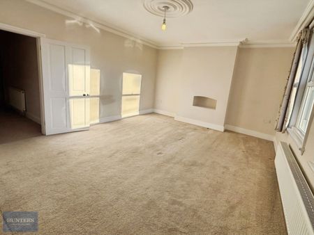 3 bedroom House To Let Total Size: 1228 SQ FT - Photo 4