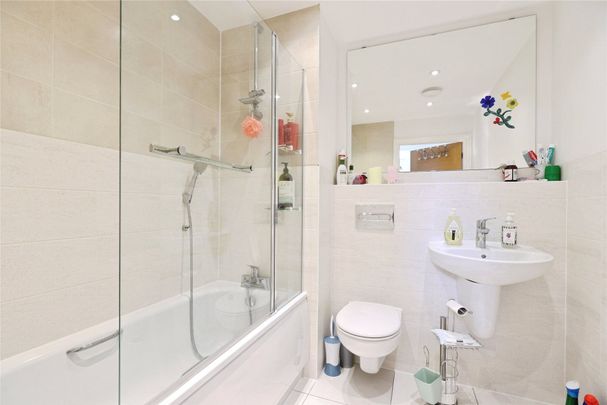 5 Bedroom Townhouse to rent - Photo 1