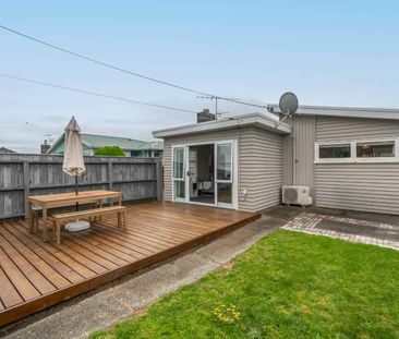 Central Paraparaumu Living Just Minutes from the Beach - Photo 3