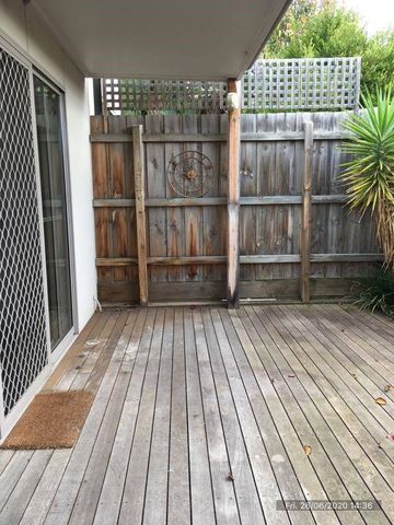 IDEAL LOCATION | WELL PRESENTED | LOW MAINTENANCE - Photo 4