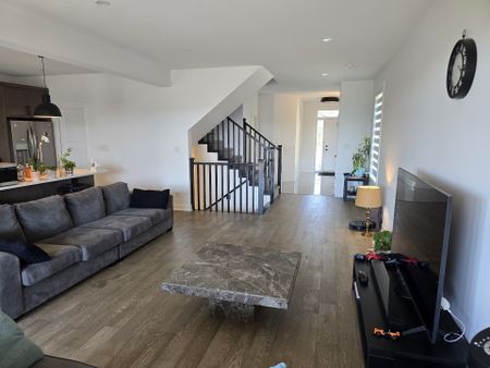 For Lease - 3917 Mitchell Crescent, Fort Erie, Ontario - Photo 3