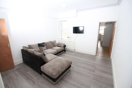 4 bedroom terraced house to rent - Photo 2