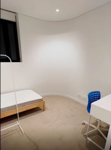 3 bed 2 bath - Photo 4