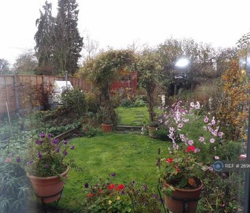 3 bedroom semi-detached house to rent - Photo 3