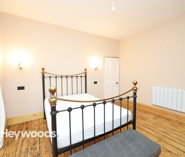 4 bed town house to rent in Northesk Street, Stone, Staffordshire - Photo 3