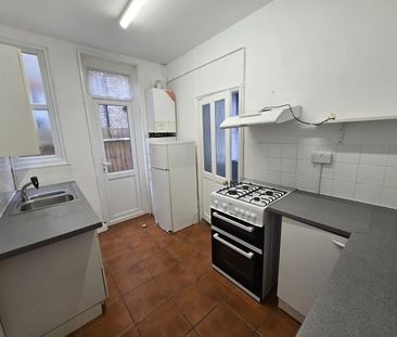 2 bedroom flat to rent - Photo 6