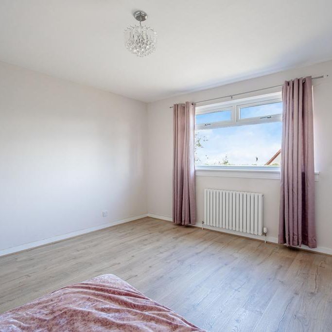 4 bedroom detached house to rent - Photo 1