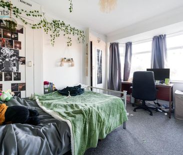 4 bedroom semi-detached house to rent - Photo 4