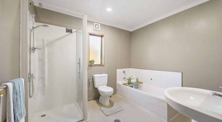 3 Bedroom Townhouse in New Lynn - Photo 5