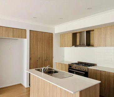 “Brand new 3 Bedroom - All en-suites!!” - Photo 5