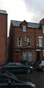 Flat 2-2 Eglantine Gardens, BT96EZ, Belfast - Photo 4