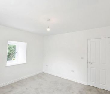 4 bedroom detached house to rent - Photo 2