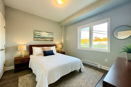 For Lease - 2380 Cleroux Crescent Unit# 205, Blackburn Hamlet, Ontario - Photo 3