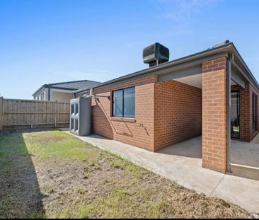 Beautiful East-Facing Home with Quality Upgrades throughout - Photo 5