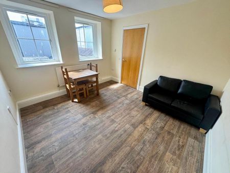 1 bedroom flat to rent - Photo 4