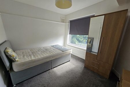 5 bedroom detached house to rent - Photo 3