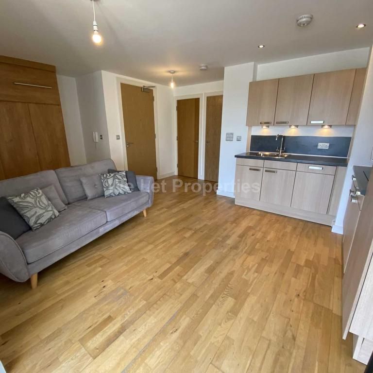 Studio to rent - Photo 1