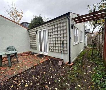 Honeysuckle Gardens, Walthamstow, E17 - Photo 6