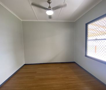 Holiday Living! - Photo 3