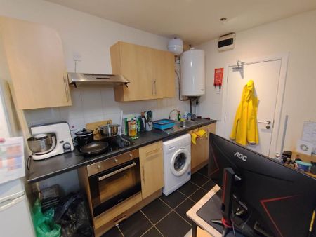 1 bedroom flat to rent - Photo 2