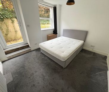 HineHall, Mapperley, NOTTINGHAM - Photo 6