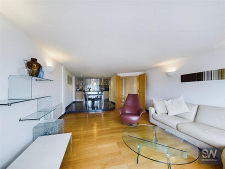 2 bedroom flat to rent - Photo 2